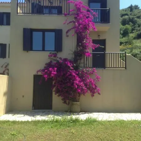Kitty's House,country,olive Grove,private,quiet,views ,1 Km To ,sleeps 5
