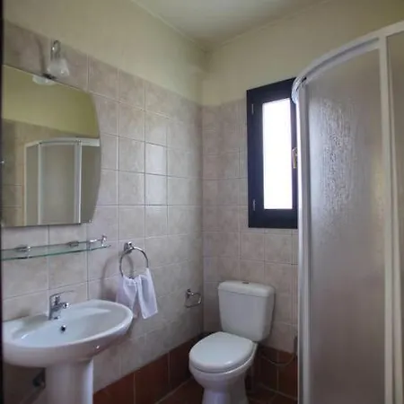 Kitty's House,country,olive Grove,private,quiet,views ,1 Km To ,sleeps 5 * Skopelos